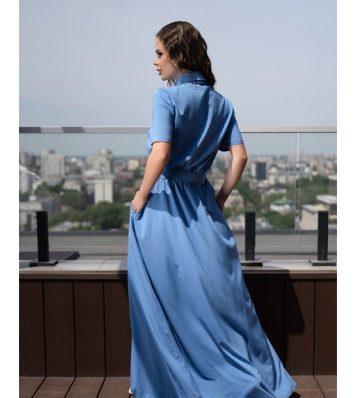 Голубое длинное платье-рубашка на пуговицах