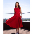 Красное однотонное платье-тренч без рукавов