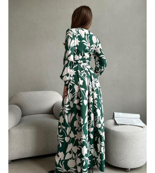 Зеленое длинное платье-халат с принтом