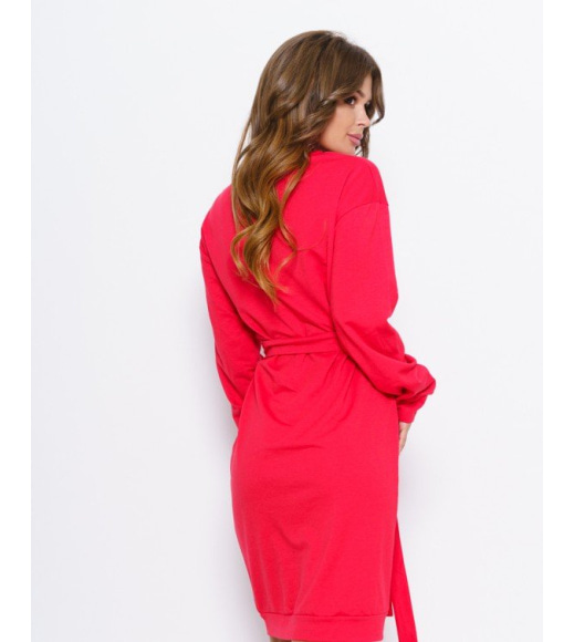 Червоне трикотажне пряме плаття з поясом