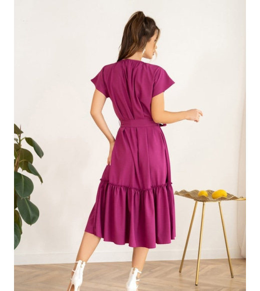 Вільна фіолетова сукня з воланом