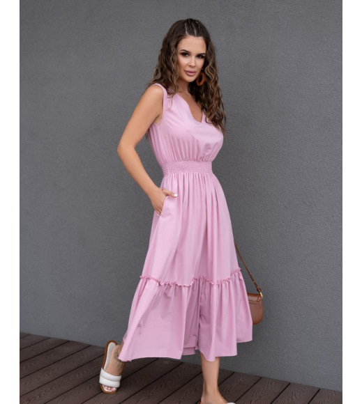 Розовое платье с V-образными вырезами