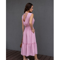 Розовое платье с V-образными вырезами