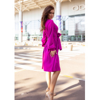Фиолетовое приталенное платье с длинными рукавами
