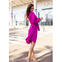 Фиолетовое приталенное платье с длинными рукавами