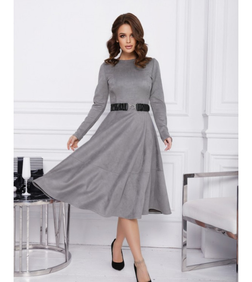 Сіре замшеве класичне плаття