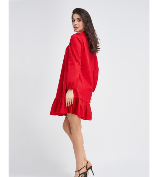 Красное платье-трапеция с воланом