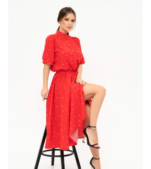 Красное платье-рубашка в горошек с расклешенным низом