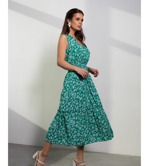 Зеленое цветочное платье с рюшами и воланом