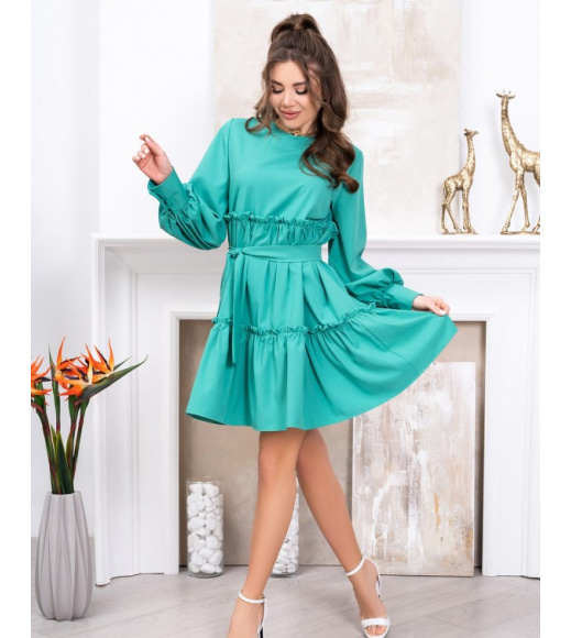 Зелена сукня-трапеція з рюшами