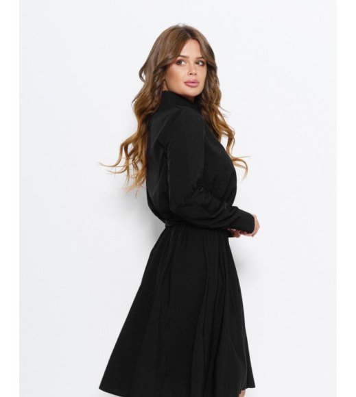 Чорне приталене плаття з сорочковим кроєм