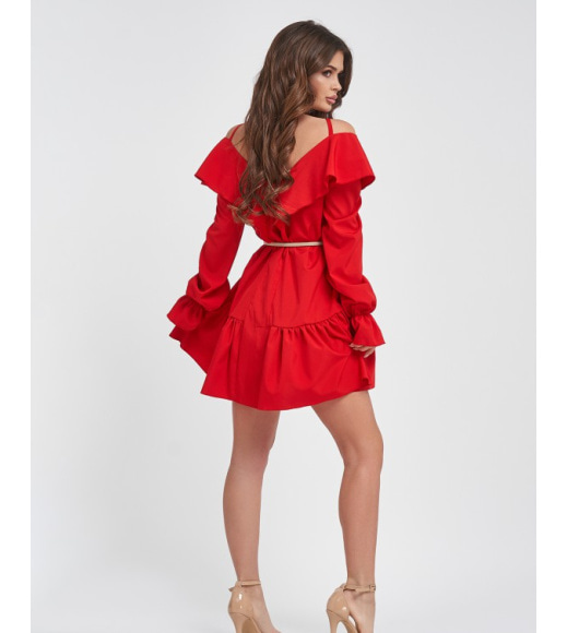 Красное свободное платье с воланами