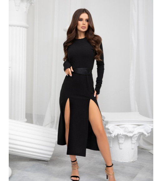 Чорна трикотажна сукня з розрізами