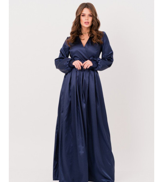 Темно-синє довге плаття з кроєм на запах