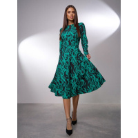 Зелено-черное платье приталенного силуэта