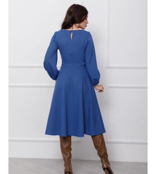 Синє класичне плаття з широкими рукавами