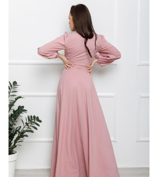Рожеве довге плаття з кроєм на запах