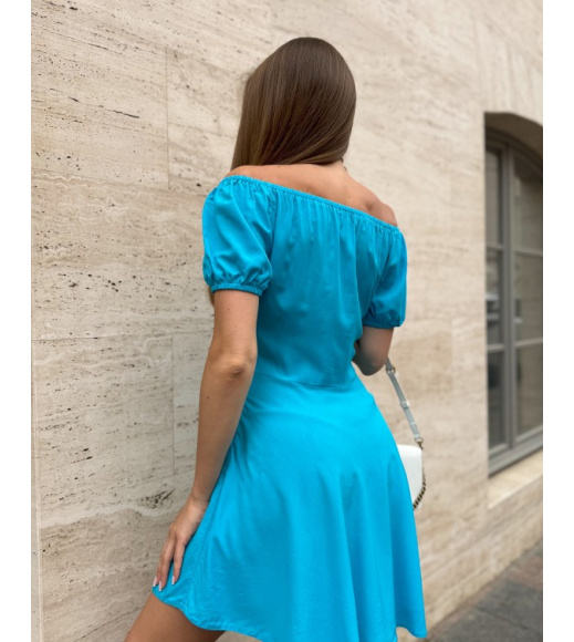 Голубое хлопковое платье с открытыми плечами