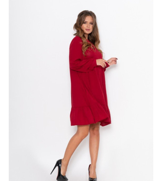 Бордовое крепдешиновое платье с воланом