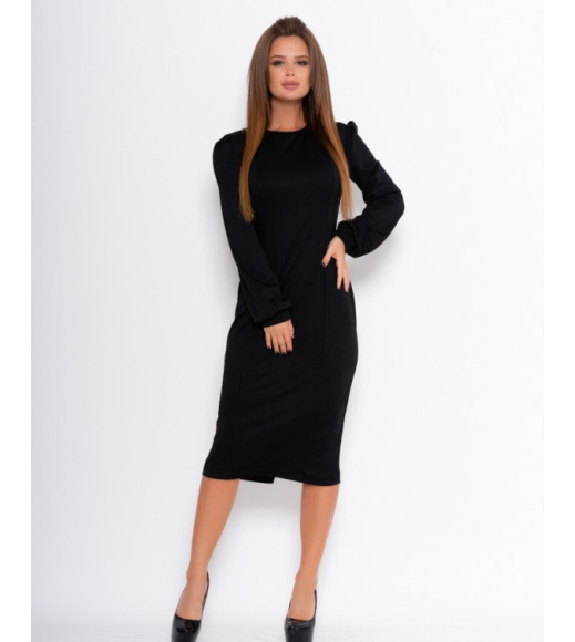 Черное прямое платье с длинными рукавами