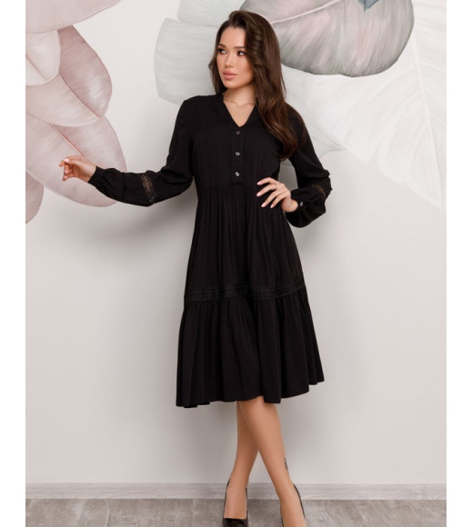 Черное платье-рубашка с кружевными вставками