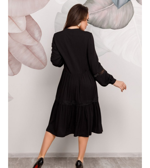 Чорне плаття-сорочка з мереживними вставками