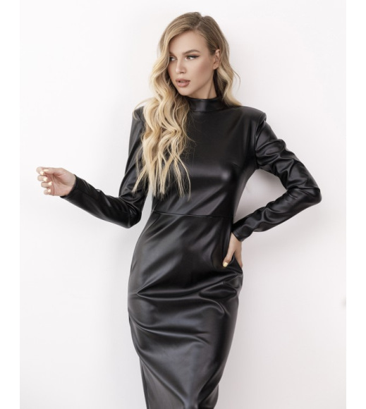 Черное кожаное платье с воротником-стойкой