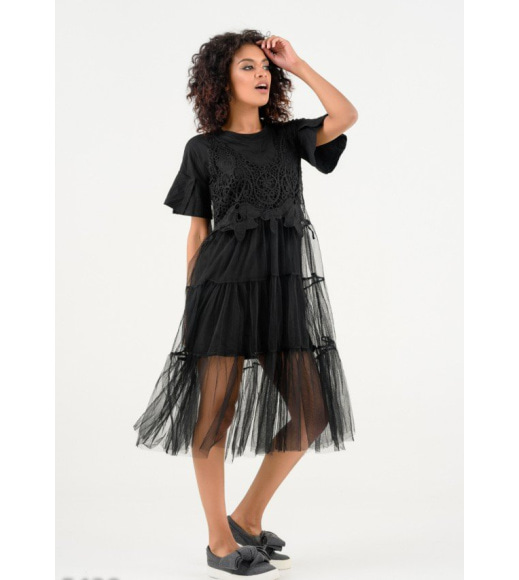 Черное платье-футболка с верхним прозрачным сарафаном с мулине