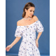 Біло-блакитна квіткова сукня з відкритими плечима
