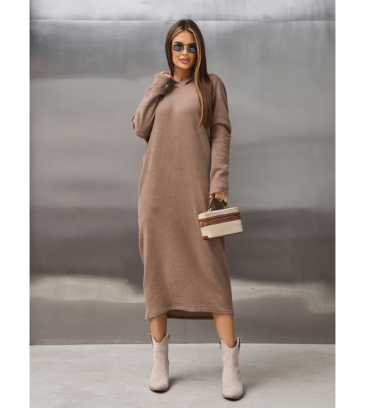 Коричневое платье летучая мышь с капюшоном