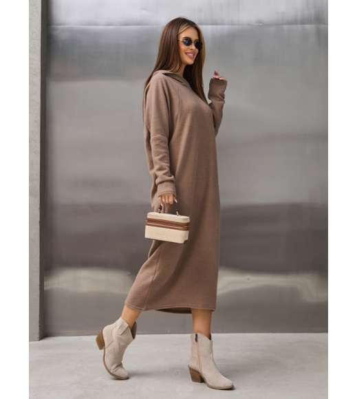 Коричневое платье летучая мышь с капюшоном