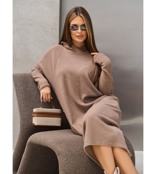 Коричневое платье летучая мышь с капюшоном