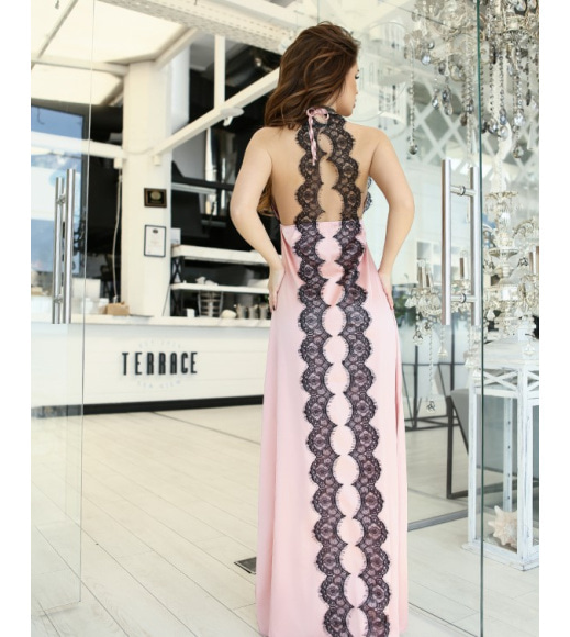 Розовое платье в бельевом стиле с кружевом