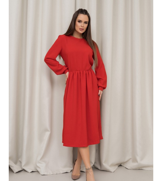 Червона класична сукня з довгими рукавами