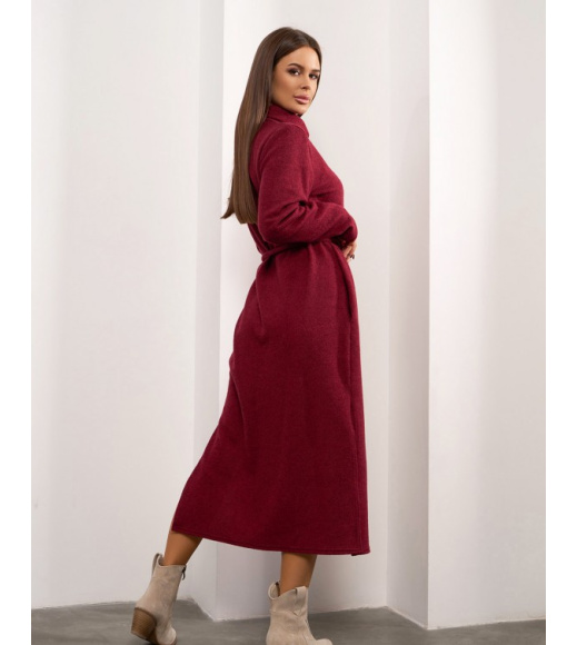 Бордовое ангоровое платье-гольф с боковыми разрезами