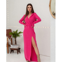 Малиновое ангоровое длинное платье с разрезом и капюшоном