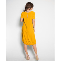 Жовта вільна сукня з короткими рукавами