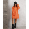 Оранжевое платье-толстовка на флисе