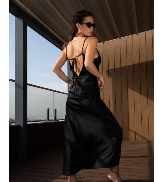 Черное шелковое платье с открытой спиной