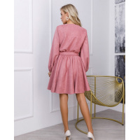 Розовое замшевое приталенное платье