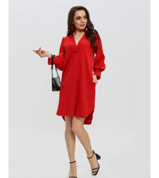Красное свободное платье с V-образной горловиной