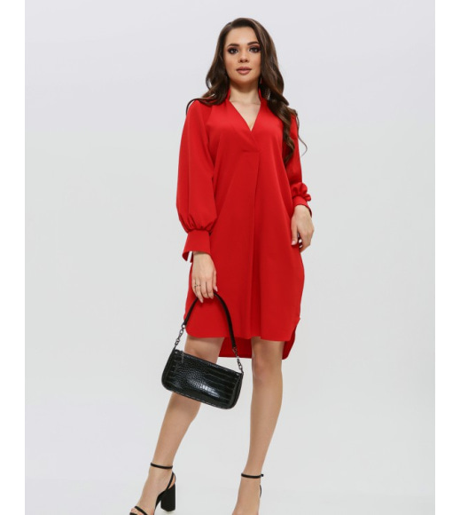 Красное свободное платье с V-образной горловиной