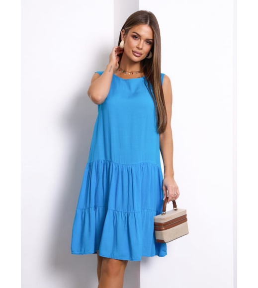 Голубое свободное платье с воланами