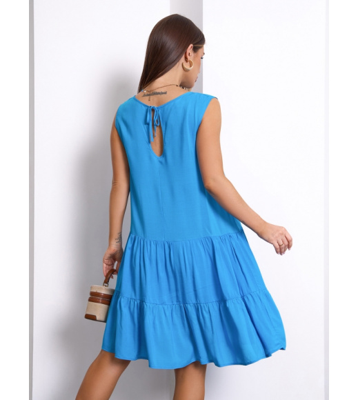 Голубое свободное платье с воланами
