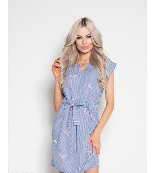 Сине-белое полосатое платье декорированное вышивкой