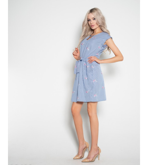 Сине-белое полосатое платье декорированное вышивкой