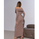 Бежевое длинное платье с открытыми плечами