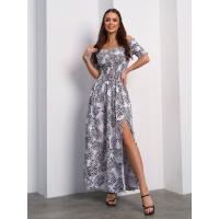 Бело-черное принтованное платье с разрезом