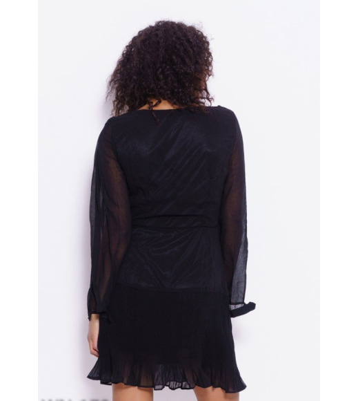 Черное шифоновое платье с плиссировкой