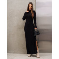 Черное вязаное платье-гольф с разрезом